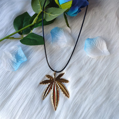 golden colour Marijuana leaf necklace Large pendant nature jewelry fashion delicacy beautiful women gift 2021 new novelty